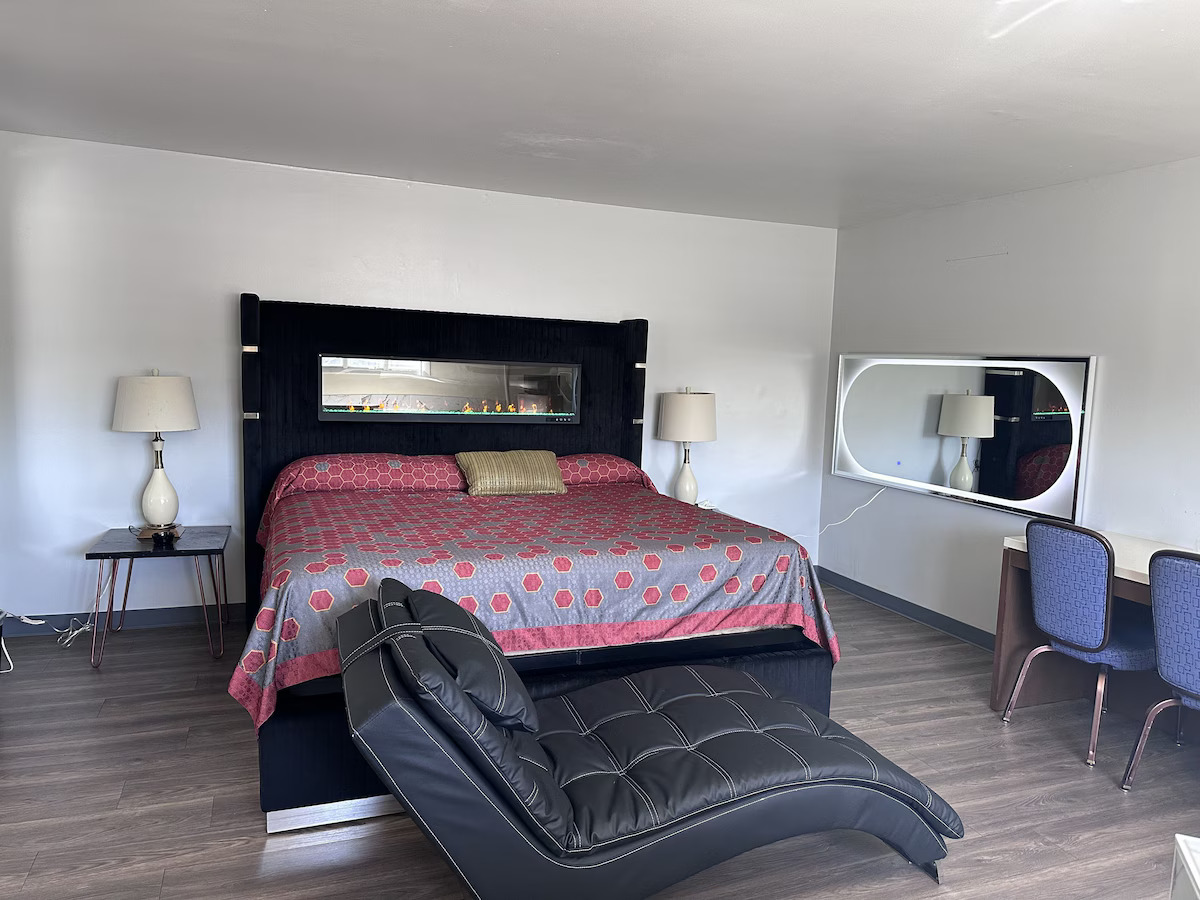 loc-ROOM